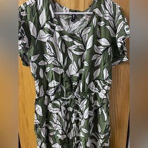 Leaf patterned dress